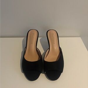 Black Women's Slide Sandals (read description)